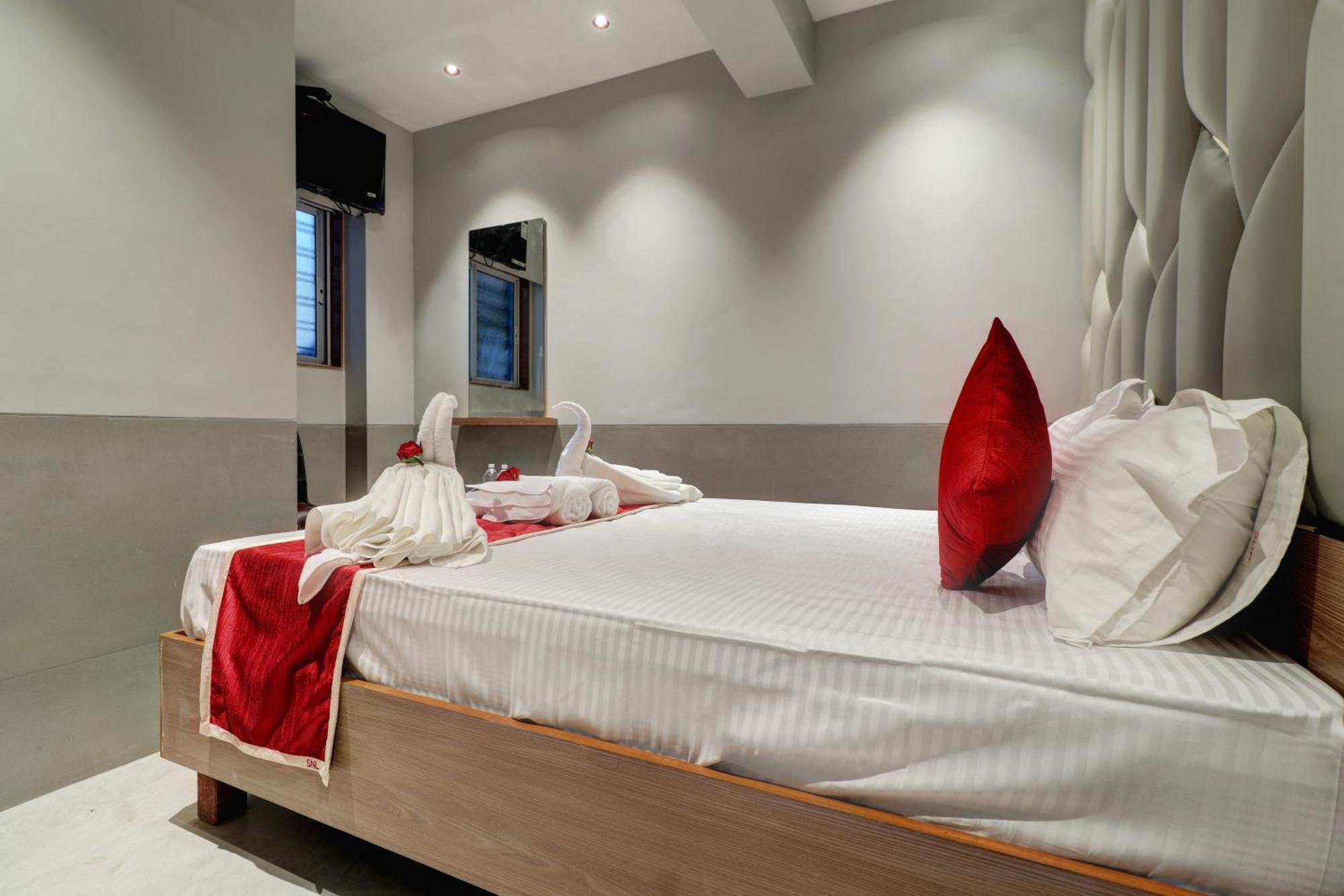 Sai Nidhi Residency Hotel Navi Mumbai Exterior photo