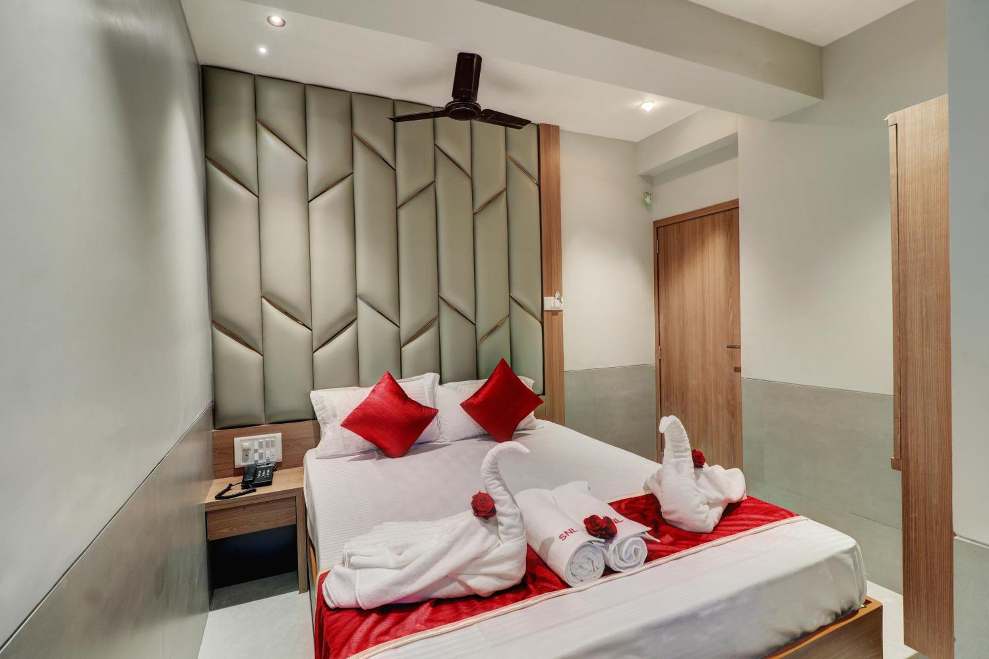 Sai Nidhi Residency Hotel Navi Mumbai Exterior photo