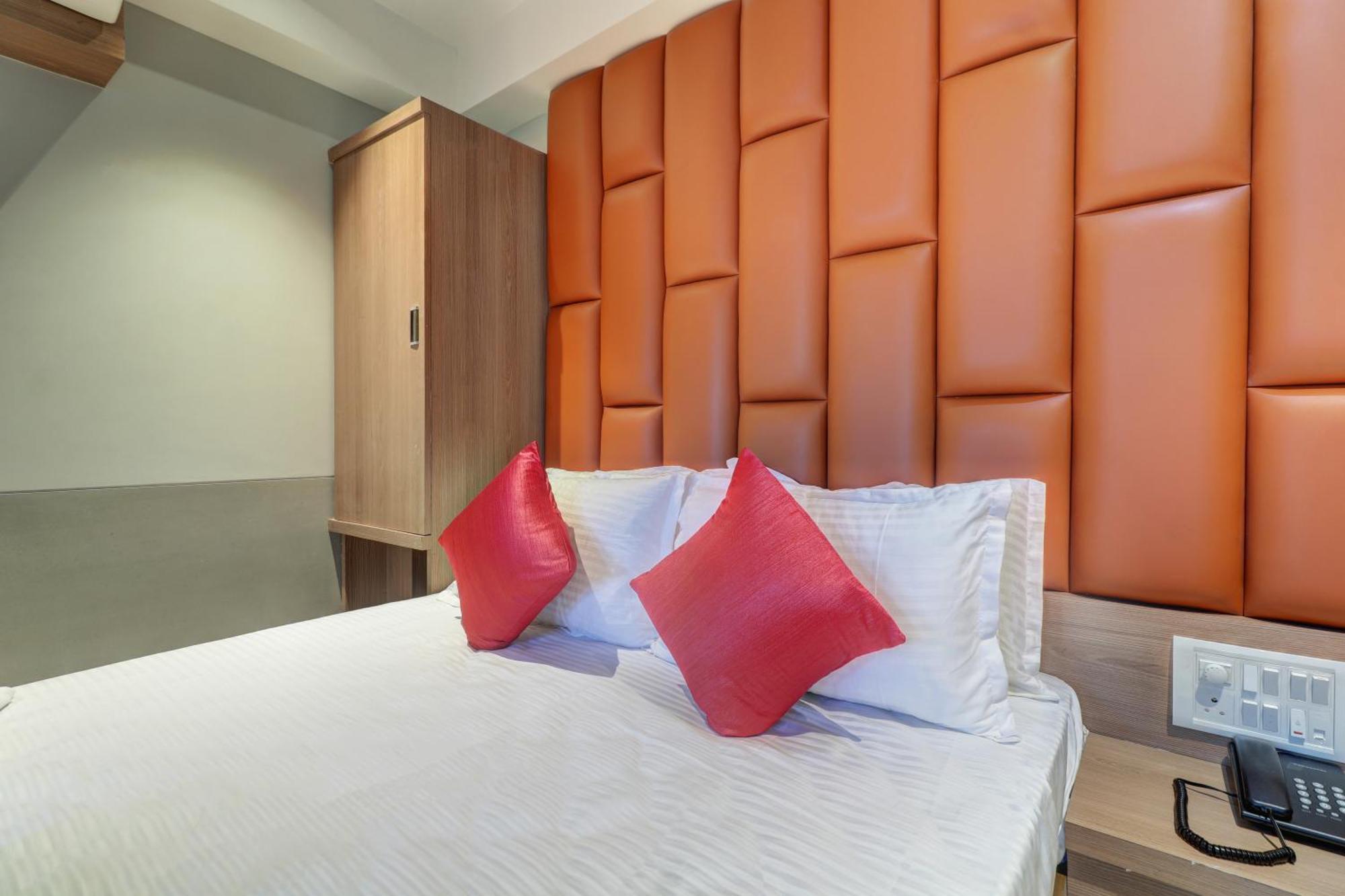 Sai Nidhi Residency Hotel Navi Mumbai Exterior photo