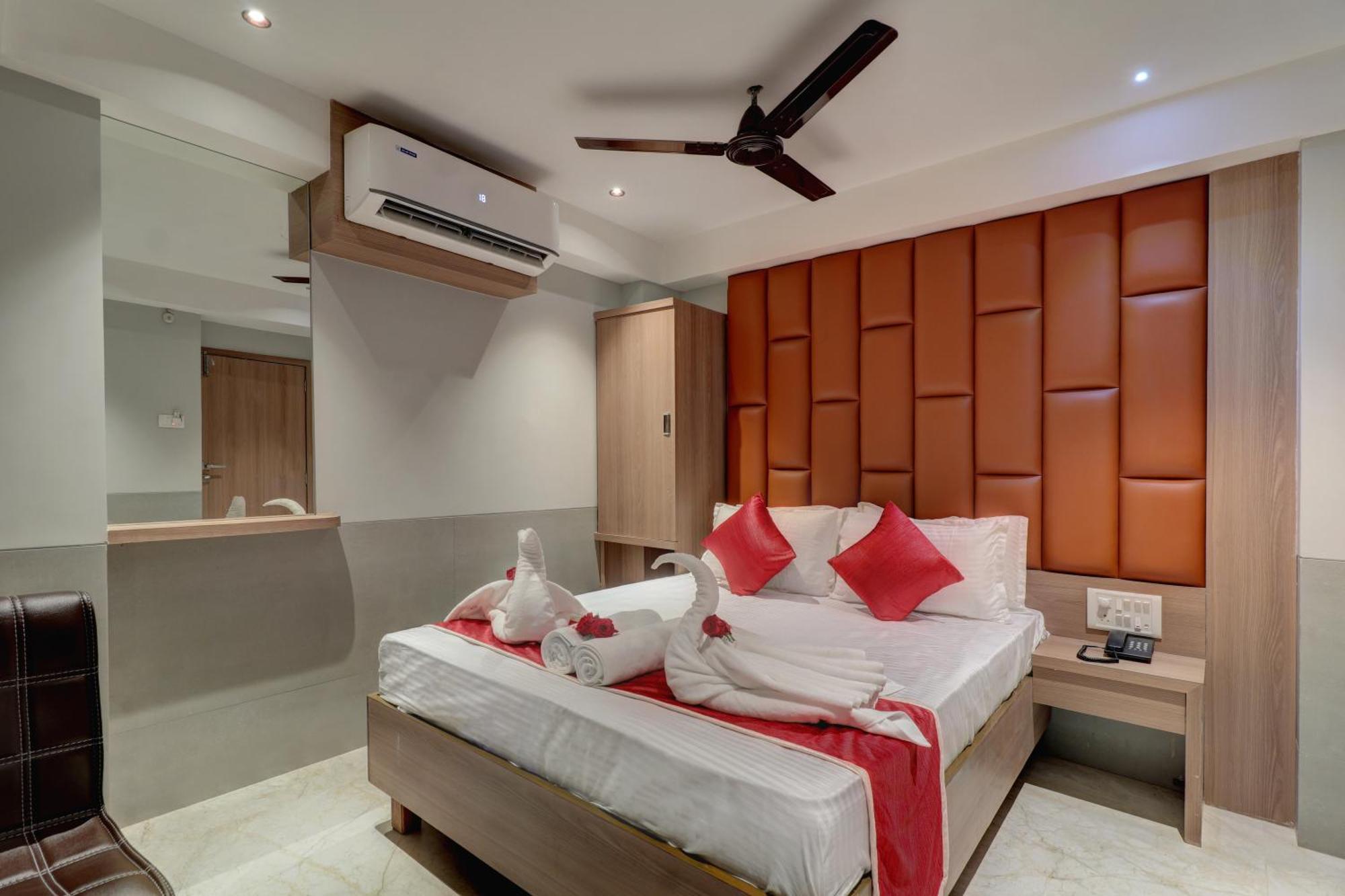 Sai Nidhi Residency Hotel Navi Mumbai Exterior photo