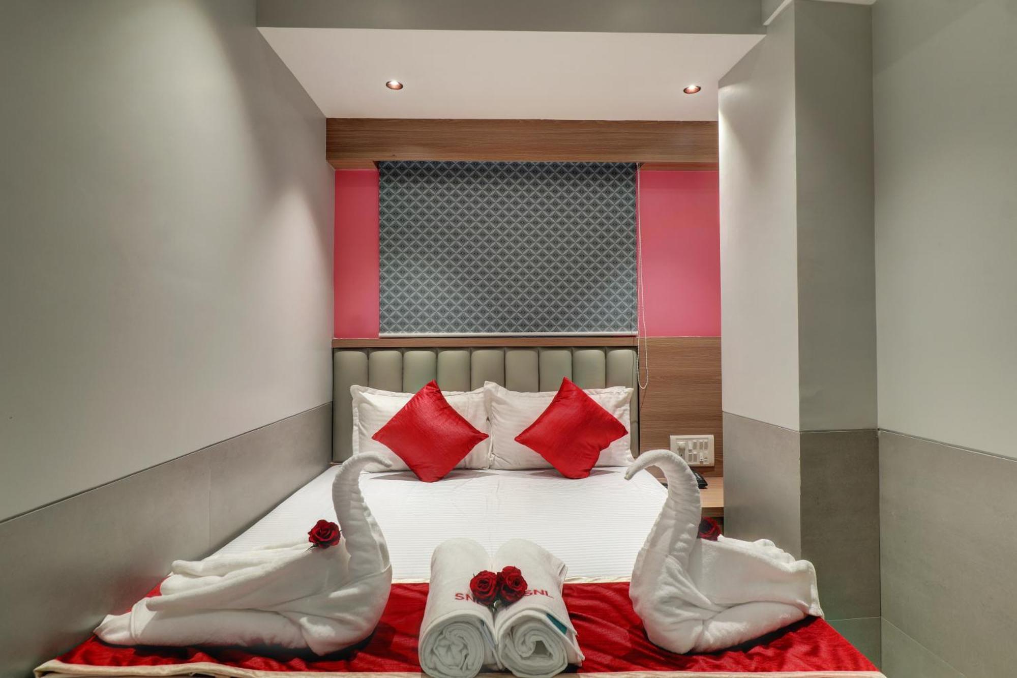 Sai Nidhi Residency Hotel Navi Mumbai Exterior photo